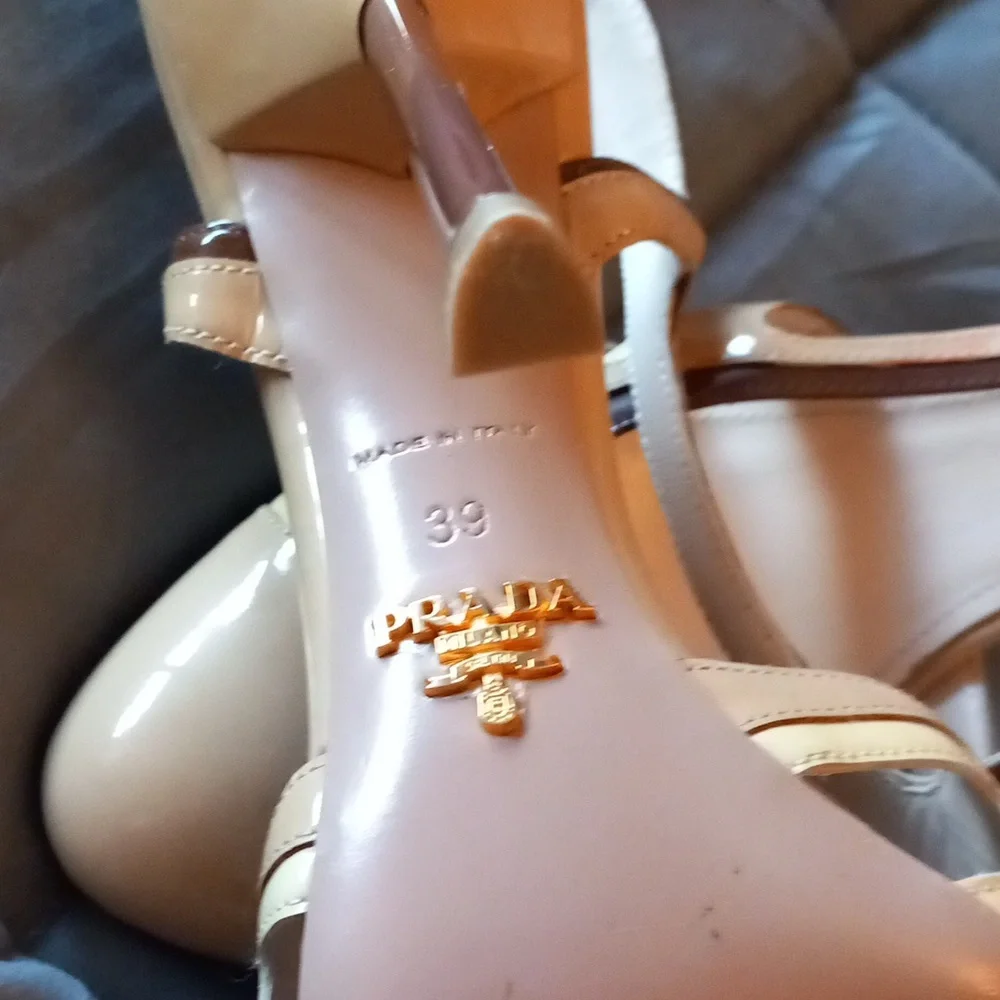 Host Pick - PRADA Pumps - Picture 6 of 6